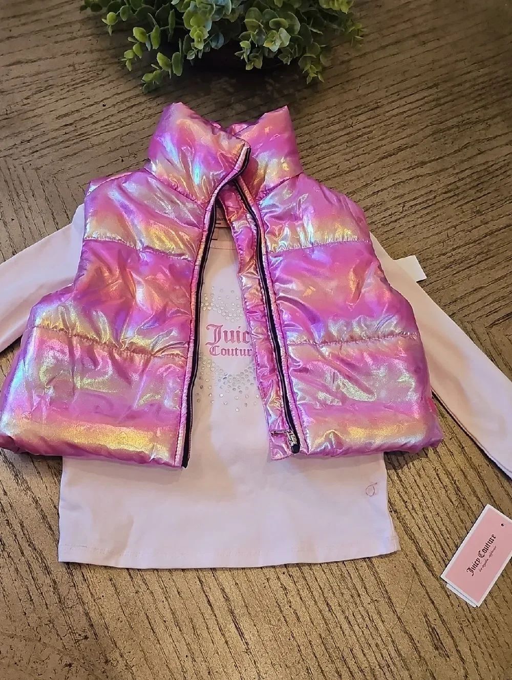 Juicy Couture Girls' Iridescent Pink Shimmer Puffer Vest And Shirt Size 4T NWT